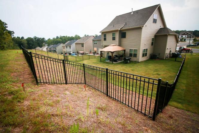 Wood vs Metal Fences: Which is Better and Why?